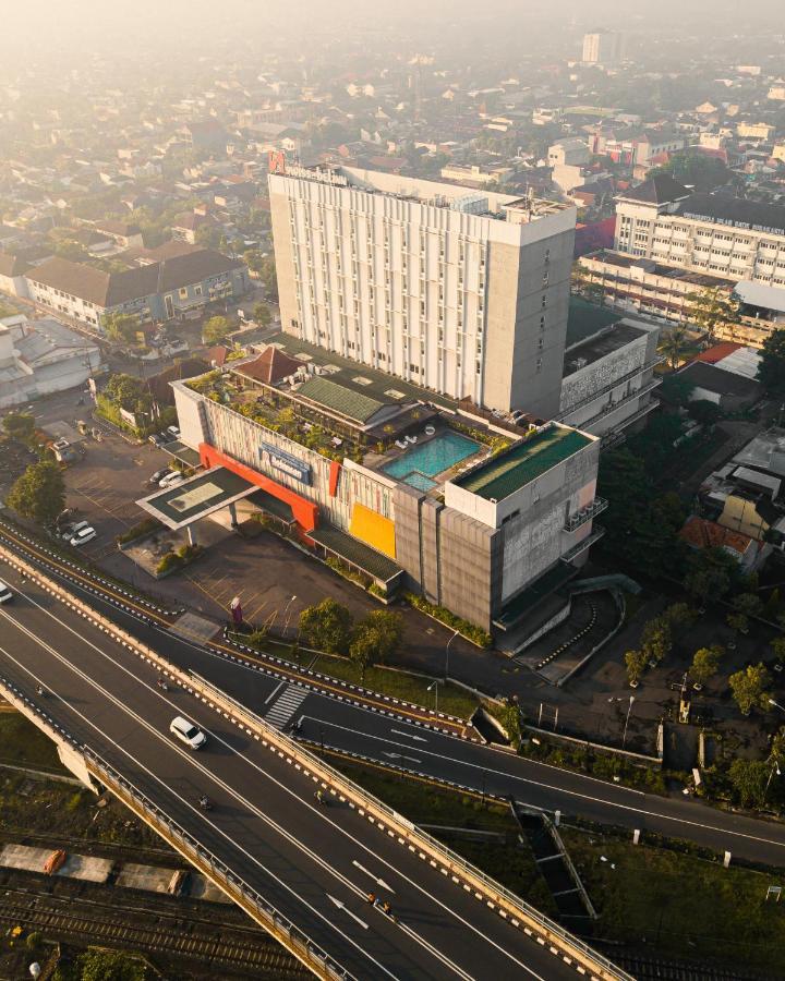 Swiss-Belinn Saripetojo Solo Kültér fotó