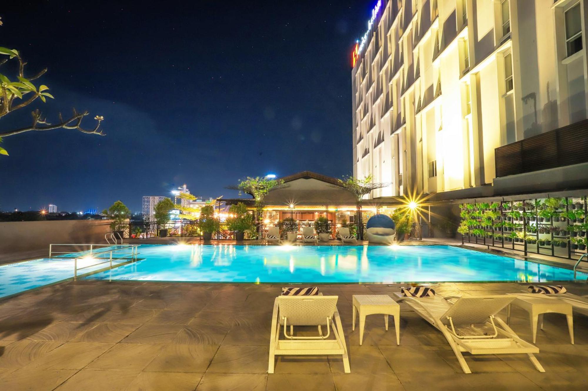 Swiss-Belinn Saripetojo Solo Kültér fotó