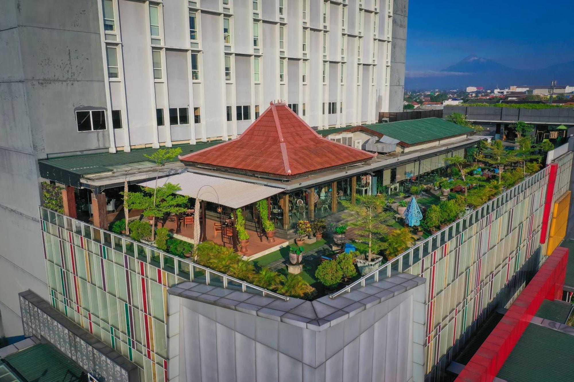 Swiss-Belinn Saripetojo Solo Kültér fotó