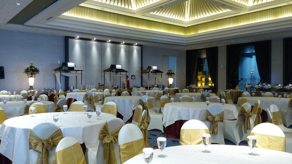 Swiss-Belinn Saripetojo Solo Kültér fotó