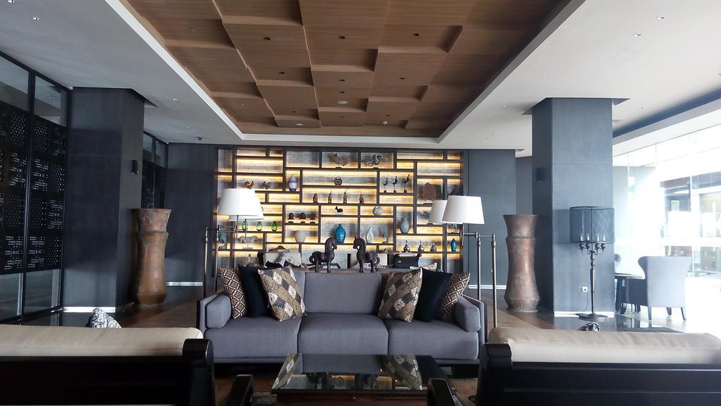 Swiss-Belinn Saripetojo Solo Kültér fotó